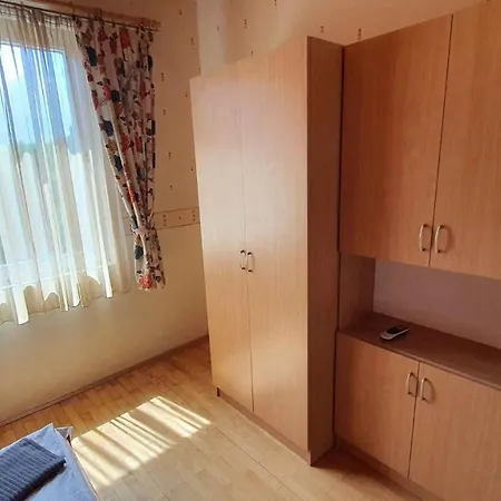 Two-bedroom Near 3 שיופוק