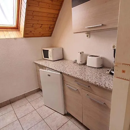 Two-bedroom Near 3 דירה