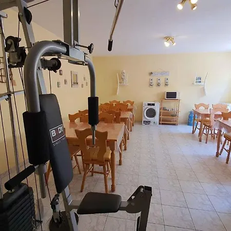 Two-bedroom Near 3 Lägenhet *