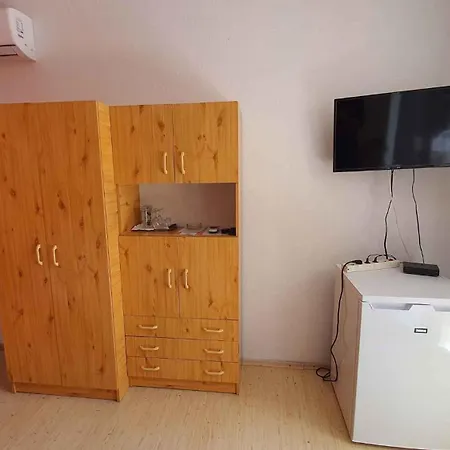 Two-bedroom Near 3 *