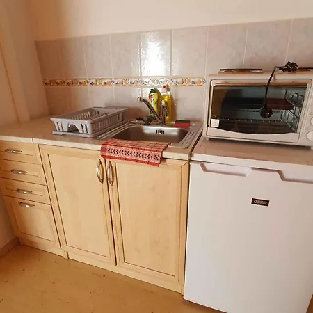 Two-bedroom Near 3 *
