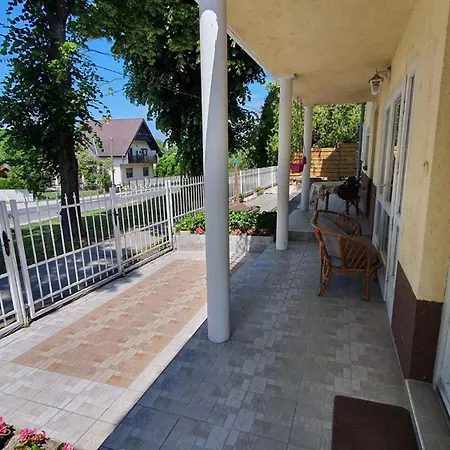 Lägenhet Two-bedroom Near 3 Siófok